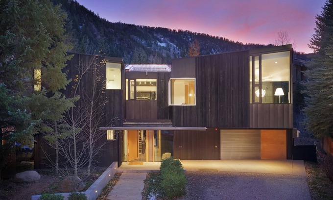 Aspen Maison | Contemporary 5 bedroom SFH home in Aspen core. Luxury, high end finishes.