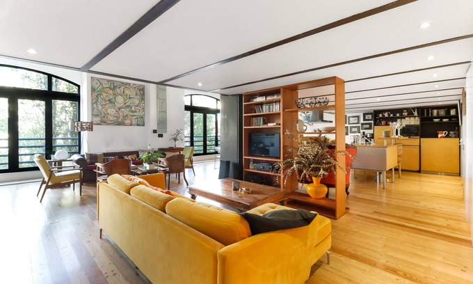 Lisbon Old Town Appartement | Contemporary and Artsy Loft in Lisbon city center.