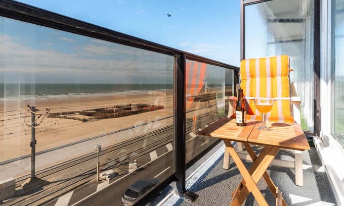 Raversijde Appartement | Contemporary apartment in Oostende with balcony