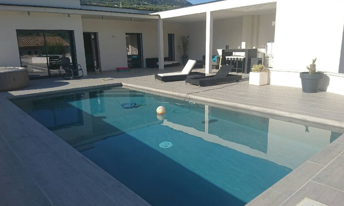 Buis-les-Baronnies Villa | Villa contemporaine climatisée avec piscine