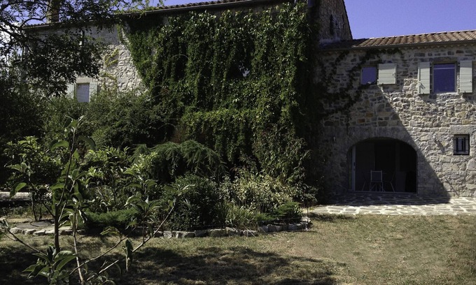 Les Vans Cottage | Gîte contemporain dans une demeure de charme.