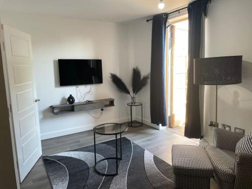 Dagenham Maison | Contemporary Haven: 4-Bed House in Dagenham