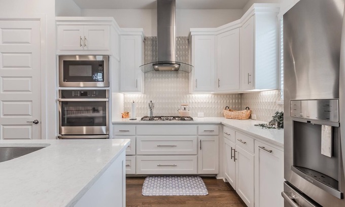 Plano Maison | Contemporary Home with Office, Centrally Located