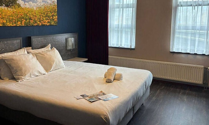 Municipality of Etten-Leur Hôtel | Contemporary Hotel with Easy Access to Breda and Rotterdam! Indoor Pool!