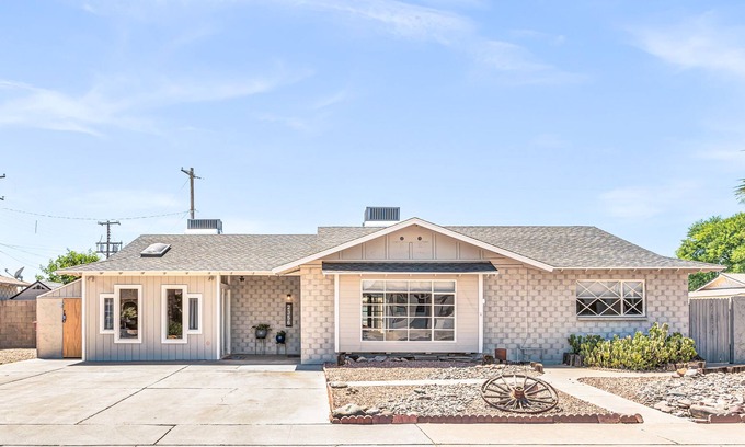 Scottsdale Estates Ten Maison | Contemporary house with private pool, central AC, washer/dryer, grill & patio