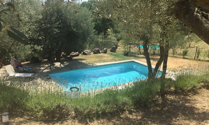 Montelaguardia Villa | Maison moderne dans les collines ombriennes avec architecture et écotechnologie supérieures, piscine