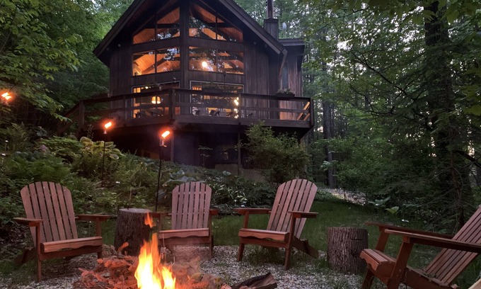 Ithaca Cabine | Lodge contemporain isolée sur 7 acres, minutes pour Cornell et Ithaca College