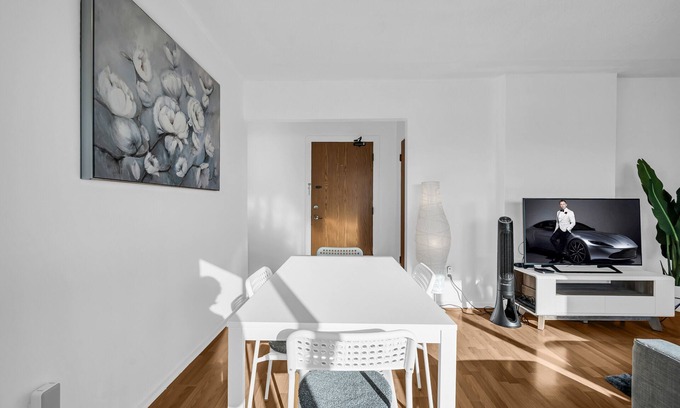 Marpole Appartement | Contemporary one-bed condo conveniently located near YVR & downtown Vancouver.