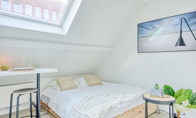 Kunstenkwartier Appartement | Contemporary Studio with Easy City Access