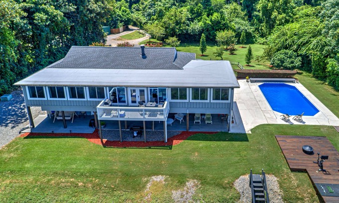 Augusta Appartement | Work in Augusta? Get revived with the only Private River stay; Views & Fishing!