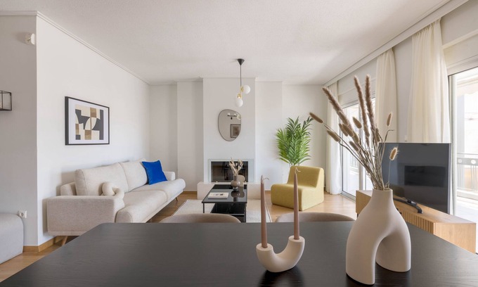 Khalandrion Appartement | Convenient 3BR Apartment in Chalandri
