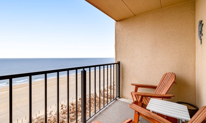 North Ocean City Copropriété | Convenient Family-Friendly Condo w/Balcony, Shared Pool, Hot Tub and A/C