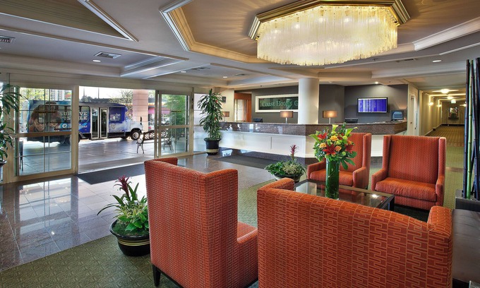 SeaTac Hôtel | Convenient Location! Relaxing Room w/ 2 Double Beds, Free Breakfast and Parking