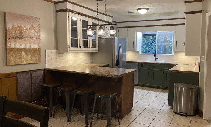 Florence Maison | Convenient & Pet Friendly! Whole home in Florence MS