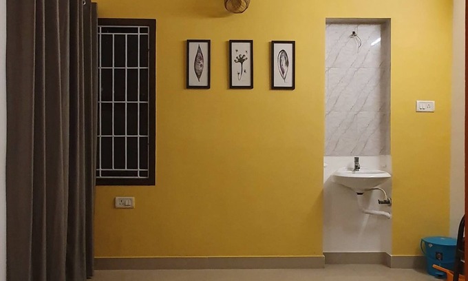 Arumbakkam Appartement | Cozy Home with 2-bedroom and all amenities in central Chennai