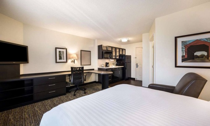 Santa Clara Station Balnéaire | Convenient Silicon Valley Accommodation! Stuite with Private Full Kitchen!