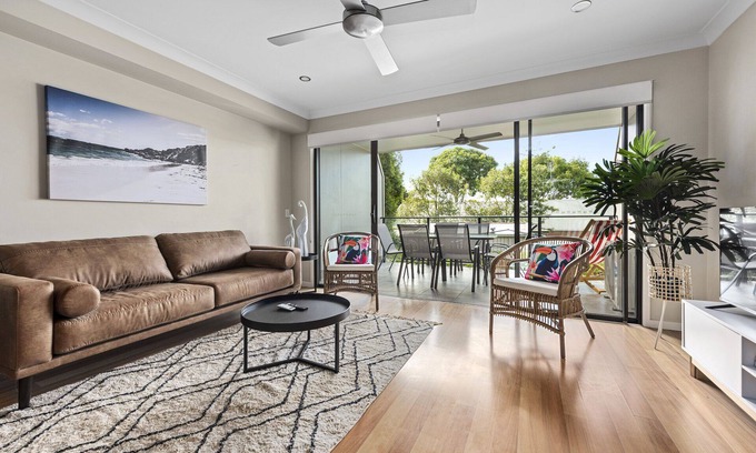 Murarrie Appartement | Convenient + Spacious! 3bed/2.5bath/1car~townhouse