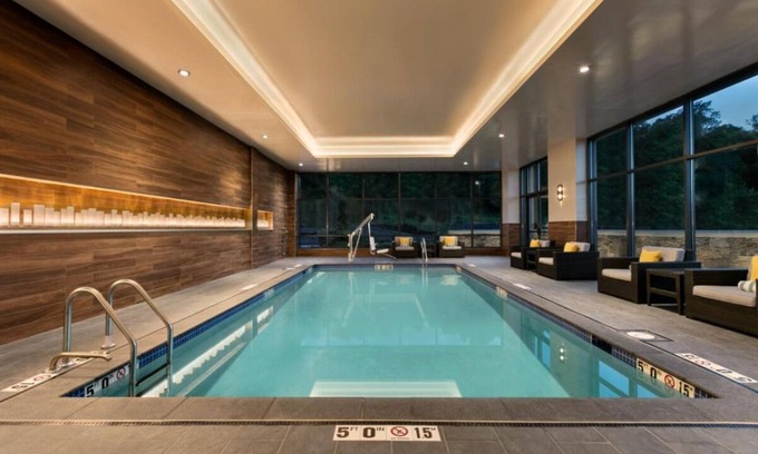 Berkeley Heights Hôtel | Convenient Stay in New Jersey! 2 Comfortable Units, Free Breakfast, Onsite Pool!