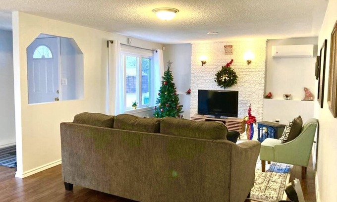 Lower Sackville Maison | Conveniently located 2BR Unit, close to shopping center