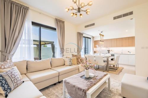 Dubai Appartement | Conveniently Located Near Airport and Expo City 4BR Townhouse with Assistant Room at Parkside 2, Dubai South by Deluxe Holiday Homes
