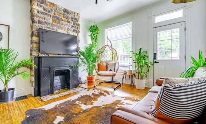 Downtown Columbus Maison | Convention - Pets - Short North - Parking Free