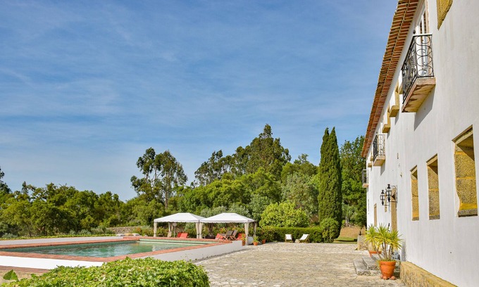 Pinheiro Grande Lit Et Petit-Déjeuner | Convento Inn and Artist Residencies