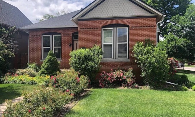 Five Points Appartement | Converted 1886 schoolhouse, close walk to RiNo Unit 1