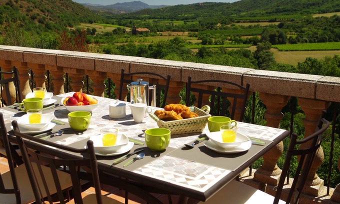 Rigarda Maison | Grange convertie Dans pyrénéenne Foothills avec piscine privée et des vues spectaculaires