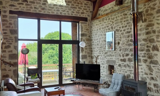 Lormes Maison | Converted barn, Morvan regional park. All comforts, nature, silence, top views
