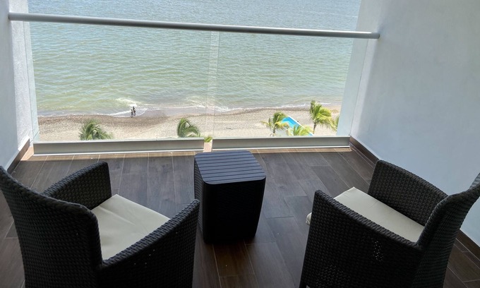 Lazaro Cardenas Appartement | Convinient Location Studio with Beautiful Views