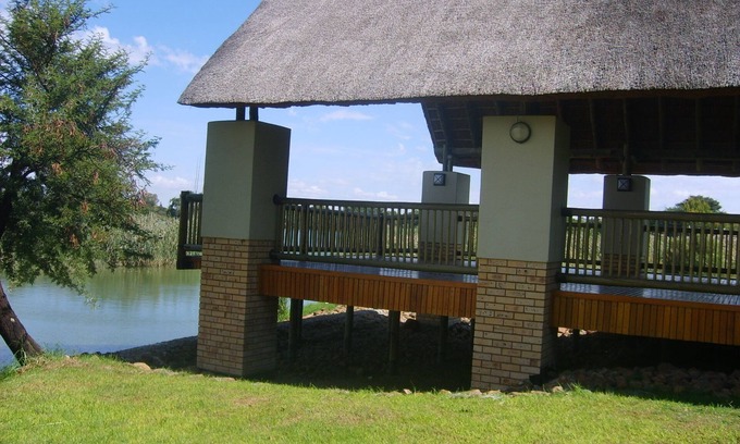 Mahikeng Lit Et Petit-Déjeuner | Cookes Lake Resort