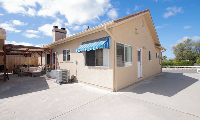 Guajome Maison | Cool 2-bedroom house with AC in Oceanside