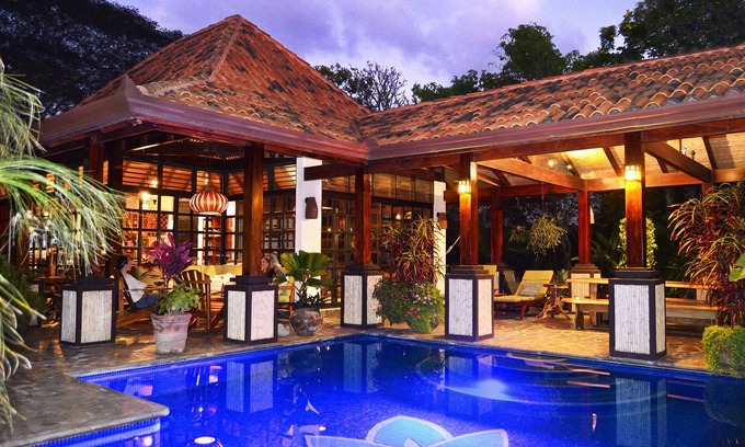 Pan de Azucar Maison | Exquise villa de style balinais avec vue imprenable, piscine privée chauffée et jardin