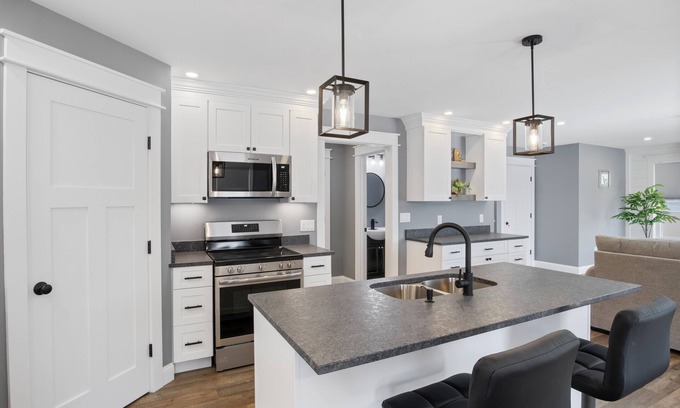 Somersworth Maison | Cool New Dover Home