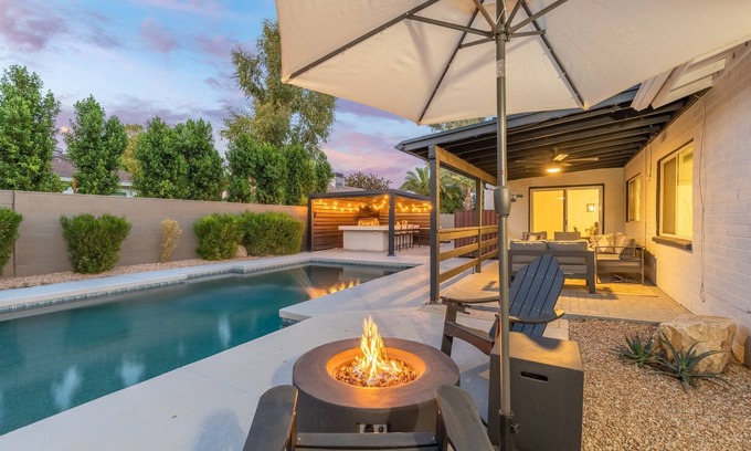 La Paz At Desert Springs Maison | Barret Jackson! Hot Tub, Heated Pool, Firepit, Sleeps Twelve