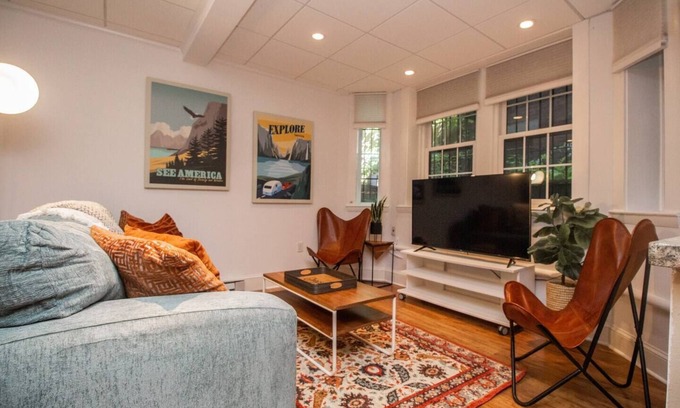 Coolidge Corner South Side Appartement | Lower-Level 1BR Near Coolidge Corner & MBTA Access