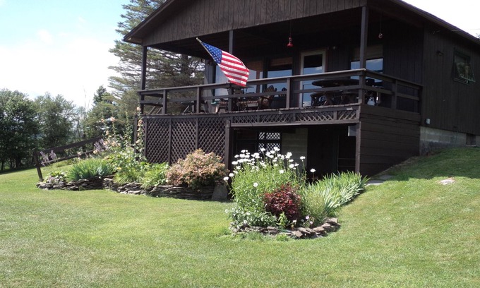 Burlington Flats Maison | Cooperstown Area Three Bedroom Scenic View House
