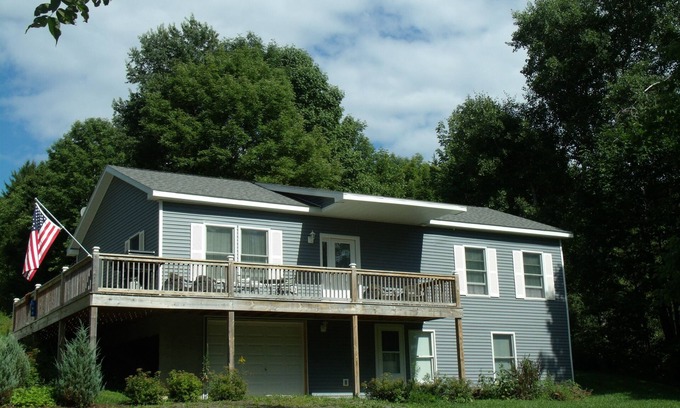 Hartwick Maison | Cadre de comté serein de Cooperstown avec lits king size et confort de la maison!
