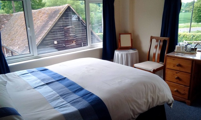 Petersfield Maison | Copper Beeches Accomodation