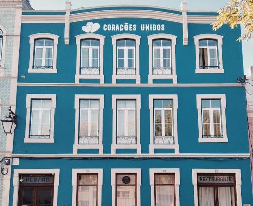 Alcobaca Maison | Corações Unidos "A Pensão"