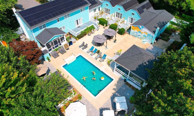 Rehoboth Beach Hôtel | Coral Reef Suite - 2 rooms, Pool, Hot Tub, Sauna