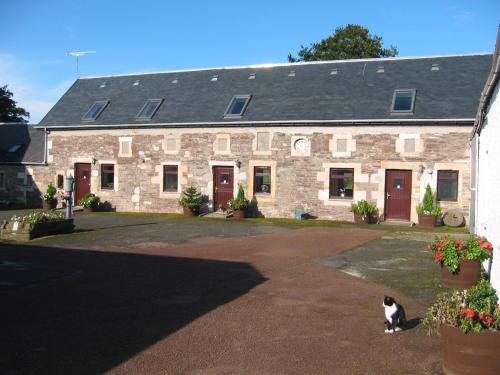 Lanark Maison | Corehouse Farm Cottages - Dairy, Granary & Sawmill
