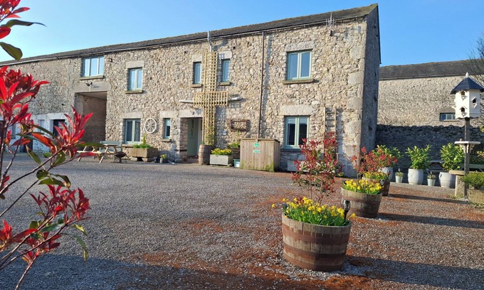 Meathop Cottage | CORNER COTTAGE, pet friendly, character holiday cottage in Arnside