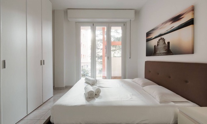 Quartiere Mazzini Appartement | Corvetto M3 - Bright Apt. with balcony!