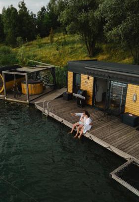 Kryspinow Appartement | Costa del Kryspi Całoroczne Domy na Wodzie