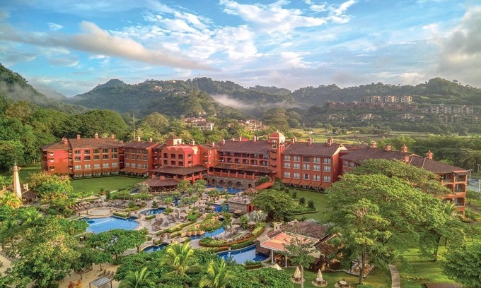 Herradura Station Balnéaire | Costa Rica beach resort by Marriott, right next to Marina