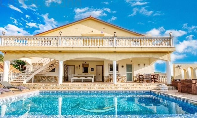 Condado del Jaruco Villa | Belle villa contemporaine avec une terrasse très agréable avec piscine privée!