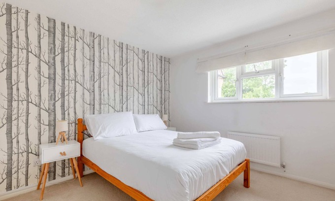 Custom House Maison | Cosy 1BD Home, near London City Airport!