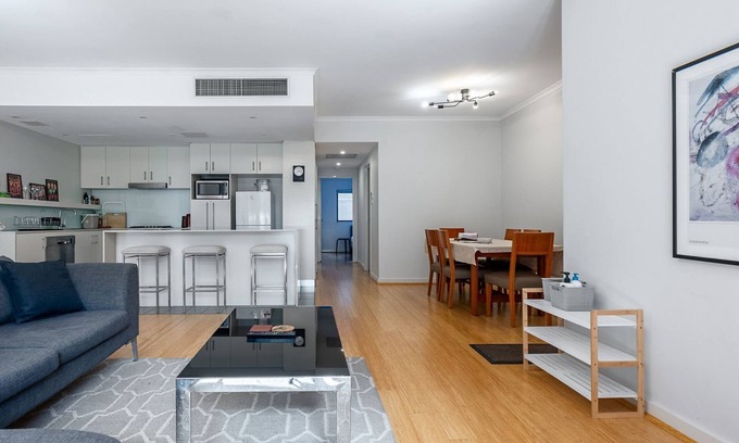 Redfern Appartement | Cosy 2-Bed in Redfern with Terrace & Parking