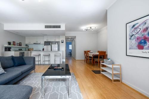 Redfern Appartement | Cosy 2-Bed in Redfern with Terrace & Parking